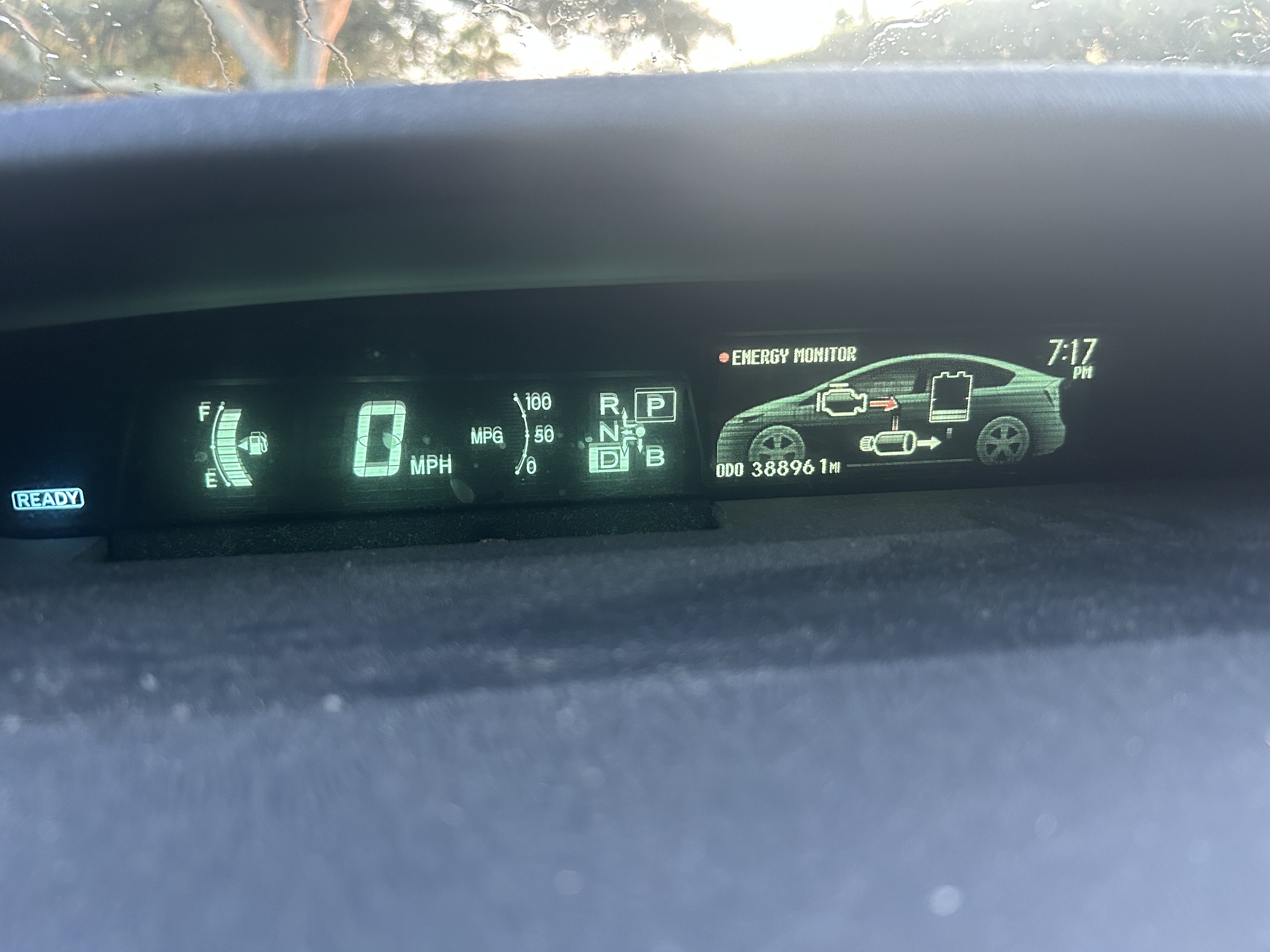 2013 Toyota Prius Three photo 12
