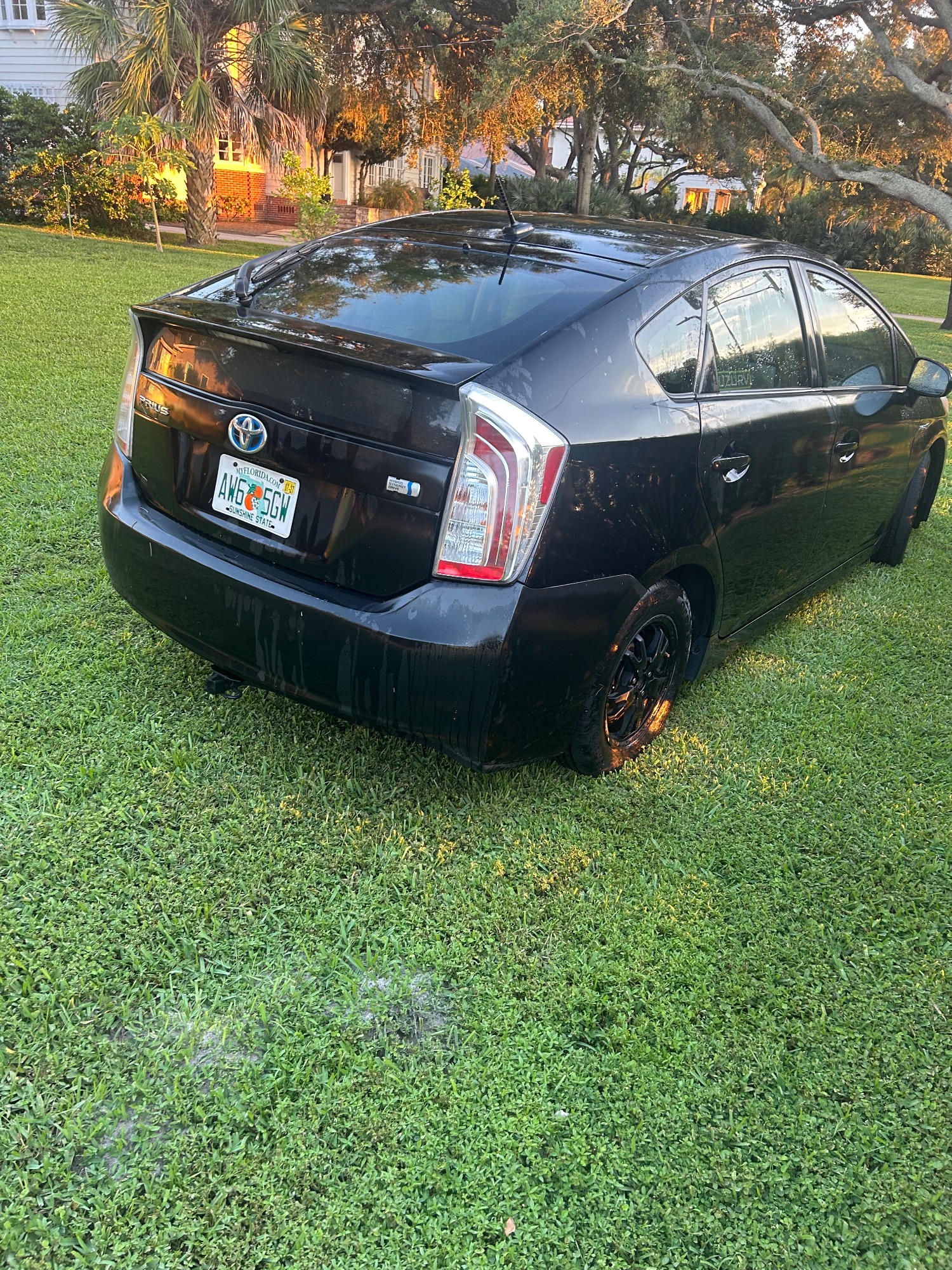 2013 Toyota Prius Three photo 6
