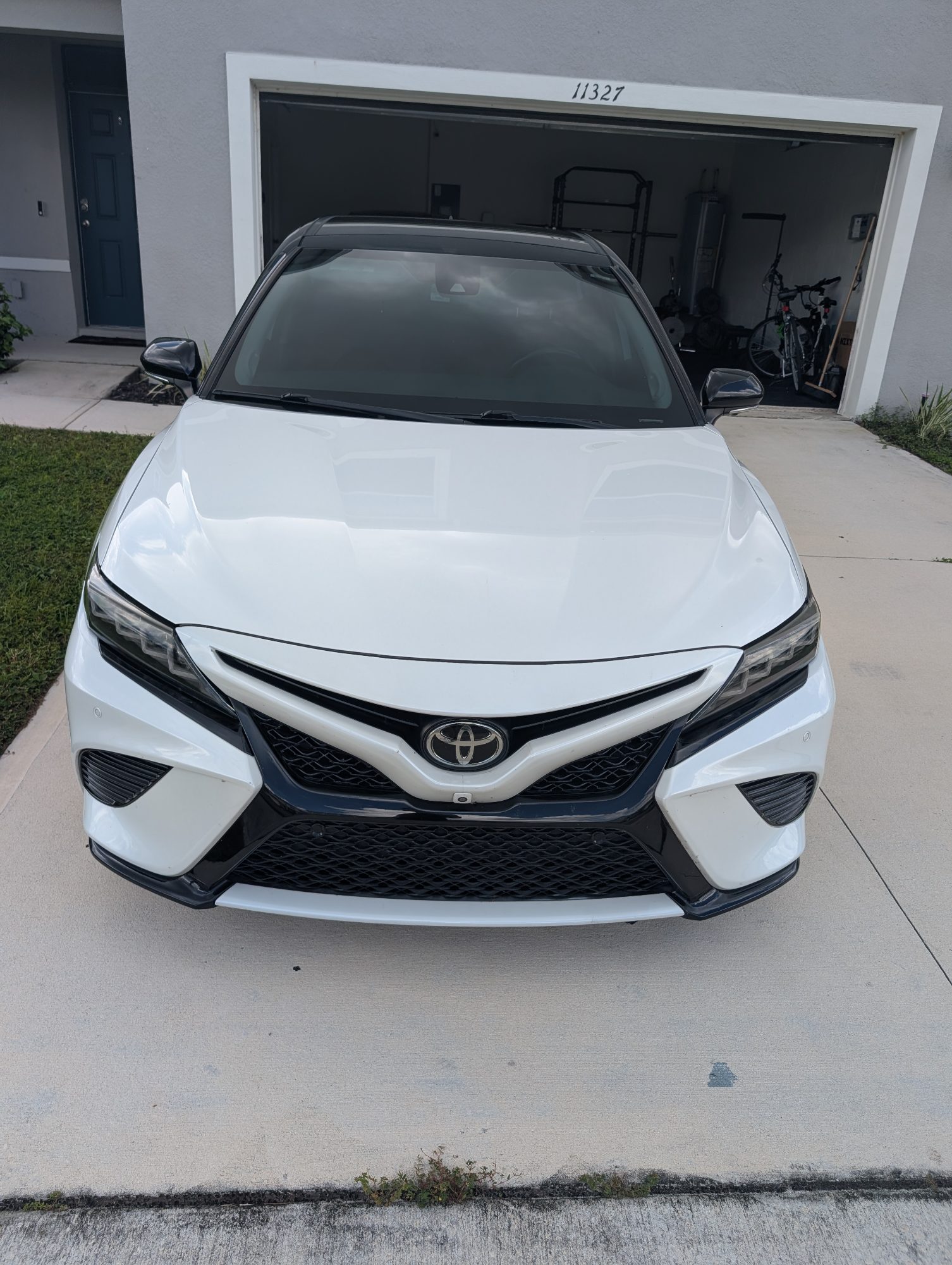 2020 Toyota Camry XSE photo 3