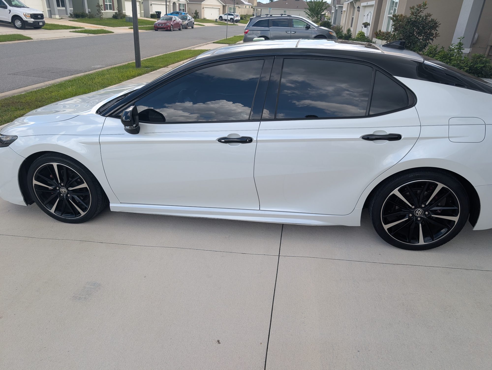 2020 Toyota Camry XSE photo 7