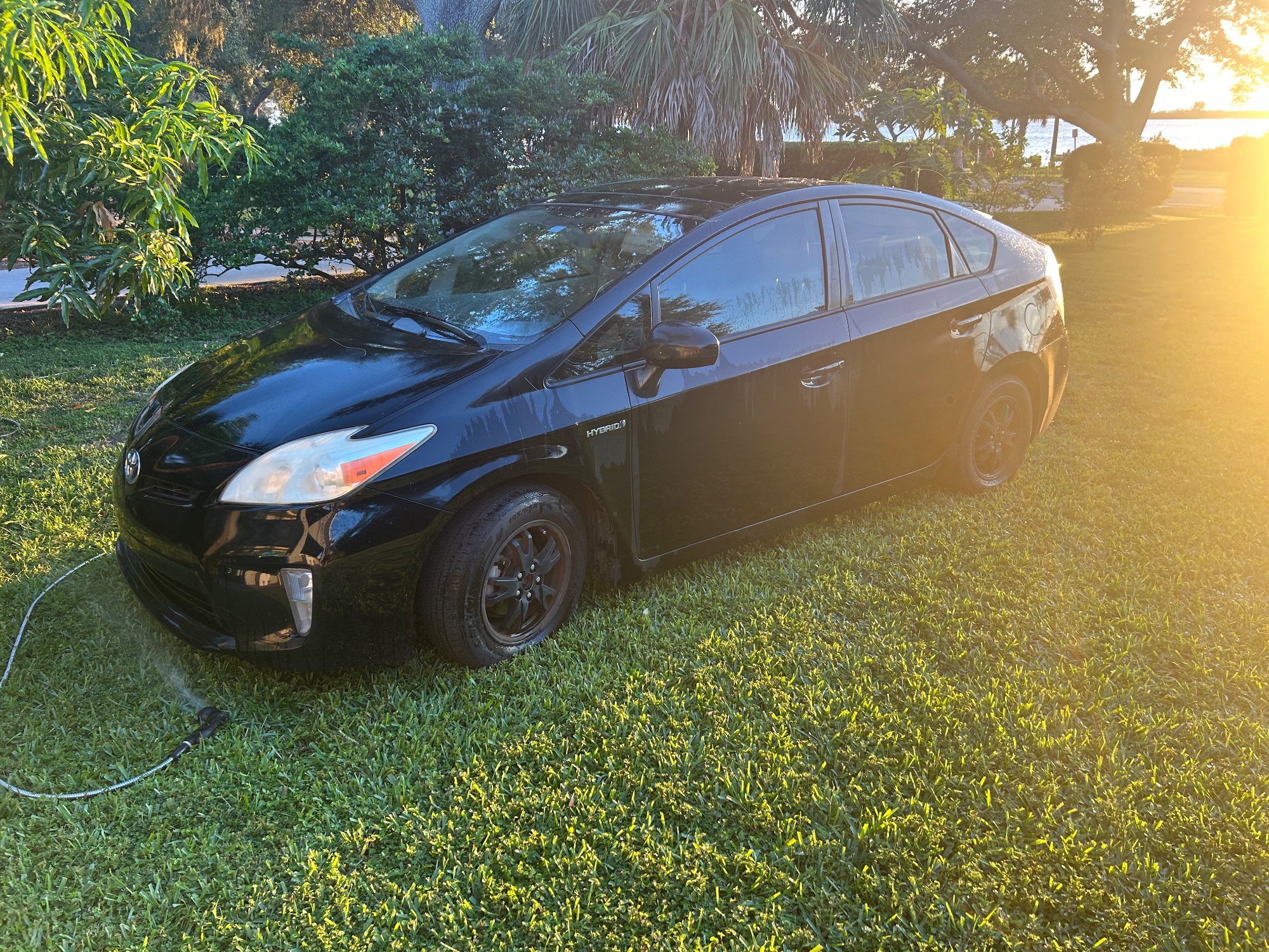 2013 Toyota Prius Three photo 3